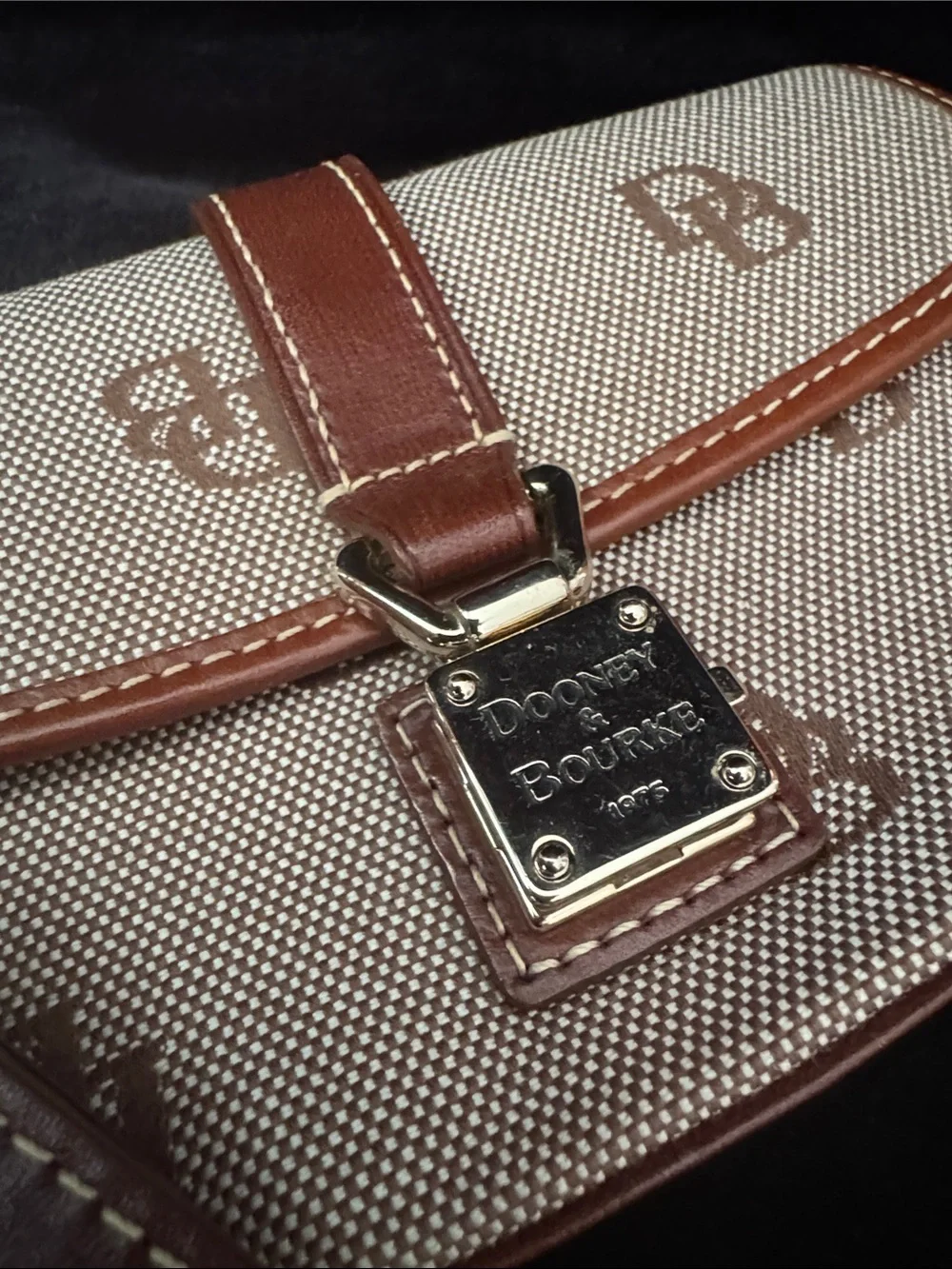 DOONEY & BOURKE Wristlet